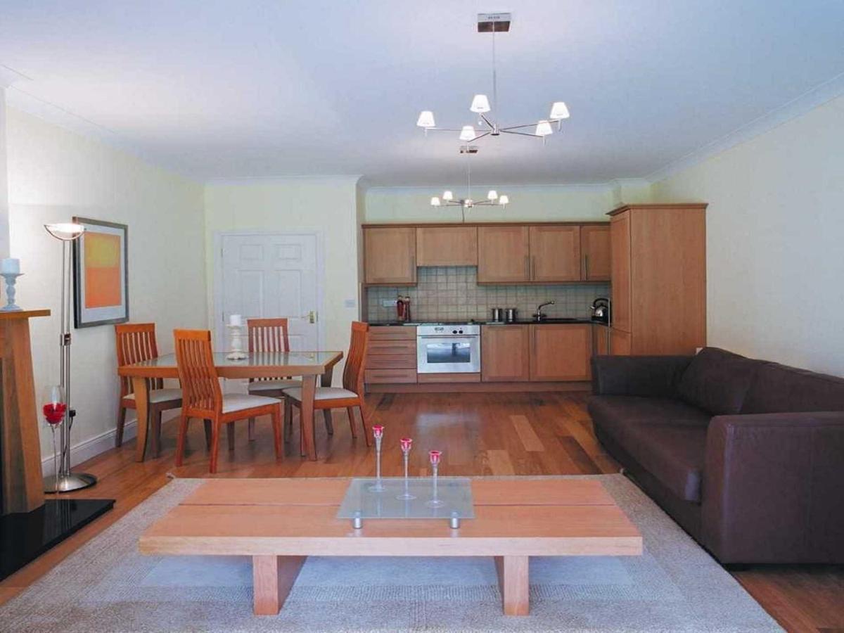 Heyward Mews Holiday Homes By Trident Holiday Homes Swords Room photo